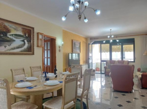 Spacious 2 Bedroom Apartment City Center